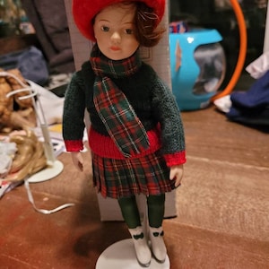 1991 skating party avon porcelain doll #1390