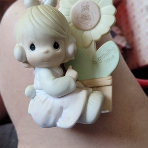 Antique precious moments figurines 1987 symbol if membership figure a growing love #1617