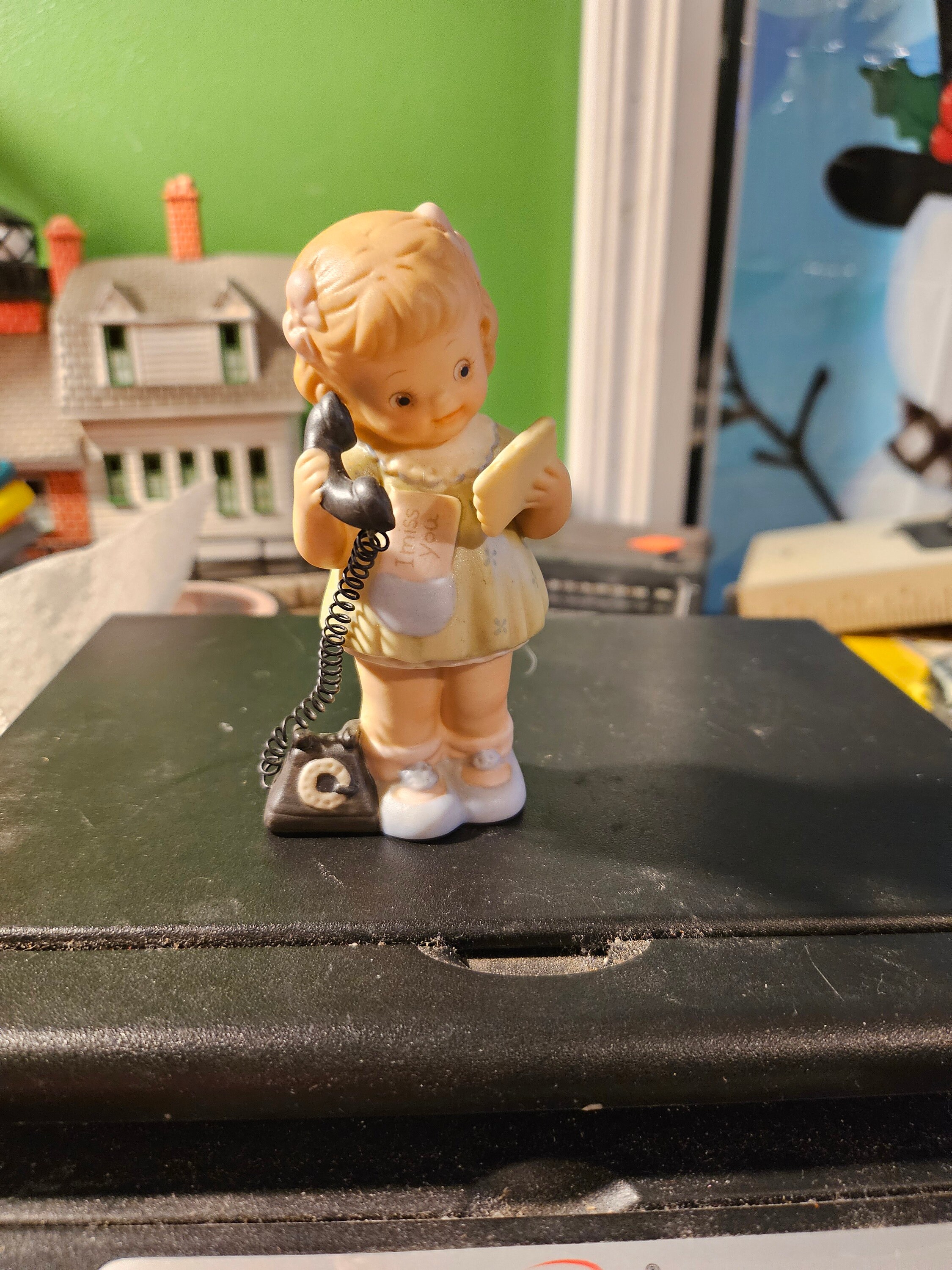 マーベルルーシーアトウェル HOLD IT YOU'RE JUST SWELL Buy 1996 Lucie Attwell Figure I'm so Happy I Called #93 Online in
