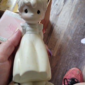 Antique precious moments figurines autumn&#39;s praise 1984 #1627