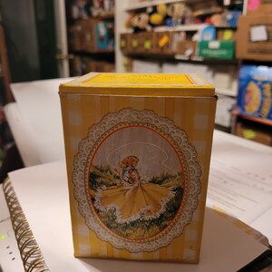 Antique 1970s  avon decanter skip a rope girl#1342