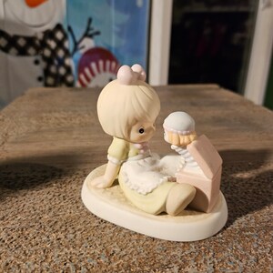 Vintage 1999 precious moments figurines life&#39;s filled with little surprises #1550