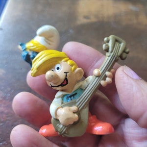 Antique 1978 smurf freind pewit figure # 974box7