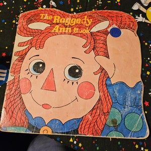 Antique 1969 raggedy ann book the raggedy ann  book #1021 box9