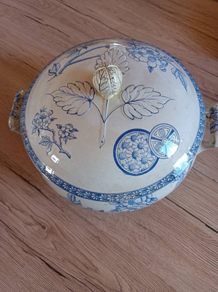 Soupière Terre de Fer Modèle Marguerite