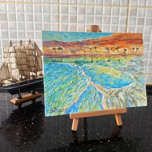Paisaje de la costa del Mar Muerto, pintura al óleo original 3D de paisaje marino colorido, paisaje marino esmeralda dorada, arte de aguas tranquilas.