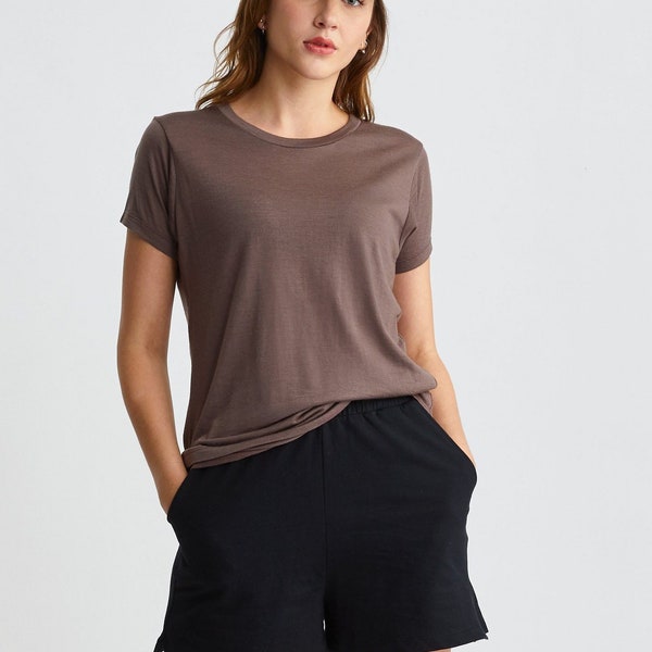Women’s Short Sleeve T Shirt, Crewneck Traveler Merino Top, Organic Merino Wool Tee, Lounge Wear, Ladies Sustainable Clothing, Peppercorn