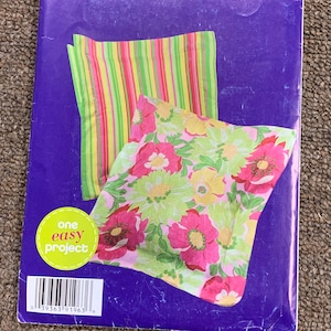 1963 Simplicity Sewing Pattern: 14&quot; Square Pillow, Easy Sew