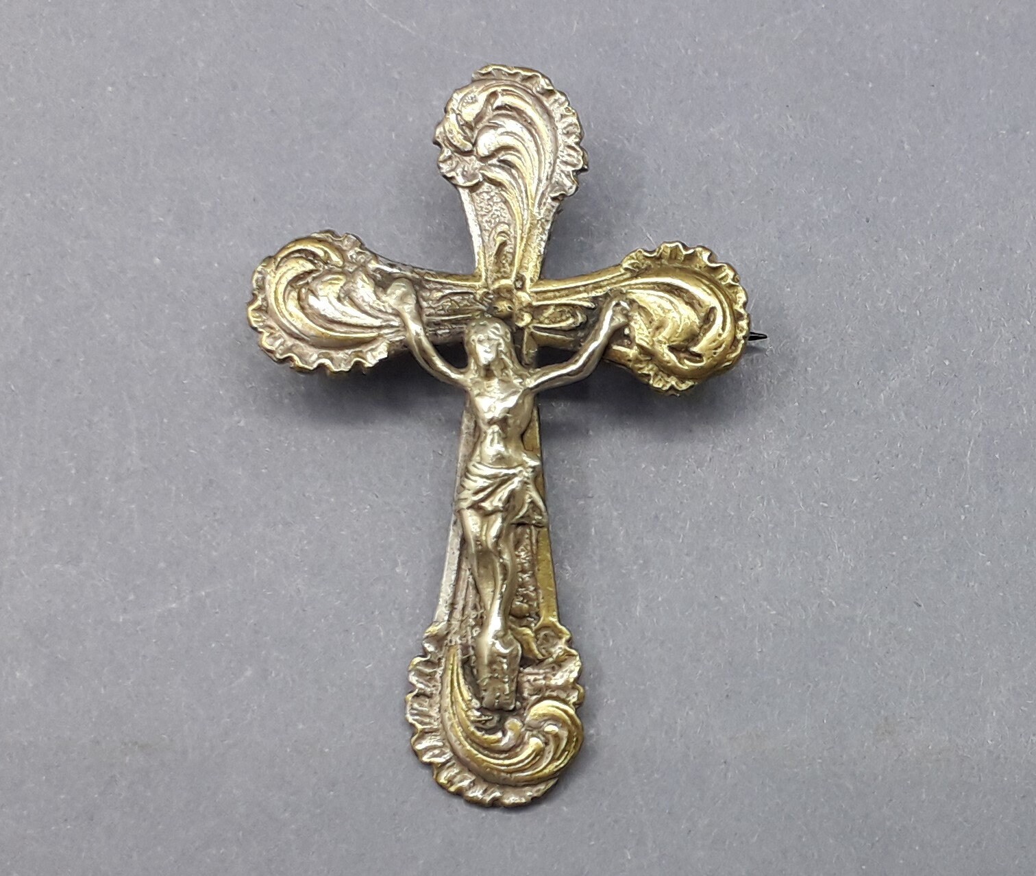 1 Croix objet dévotion religion ésotérisme crucifix christ jésus reliquaire