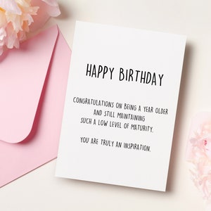 Divertente biglietto di auguri di compleanno per un migliore amico, per collega/amico, 5x7, HPBD, troppo bello per un biglietto di compleanno, quindi tieni anche la busta.