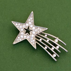 Vintage Shining Star Rhinestones Silver Tone Brooch K26