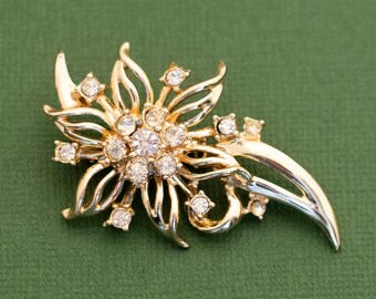 Vintage Victorian Gold Tone Floral Rhinestone Brooch K1