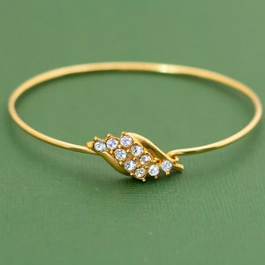 Vintage Gold Tone Rhinestone Bangle Bracelet 7.75 Inches K17
