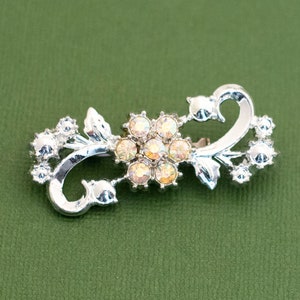 Vintage Victorian Silver Tone Floral Rhinestone Brooch K3