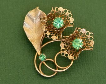 Vintage Green Rhinestone Floral Gold Tone Elven Brooch K27