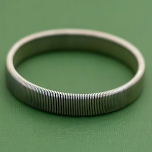 Vintage Minimalist Silver Tone Flexible Bangle Bracelet 7.75 Inches K17