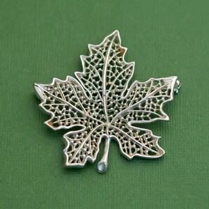 Vintage Art Nouveau Maple Leaf Silver Tone Brooch by Sarah Coventry K20