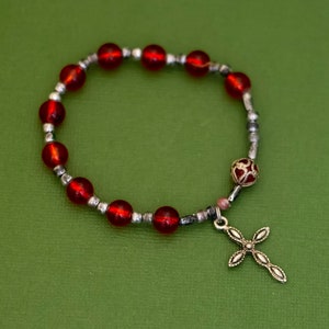 7 inch, Vintage Red Beads Celtic Cross Charm Silver Tone Bracelet, K37