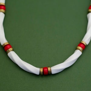 Vintage Boho White Multicolor Plastic Beaded Necklace by Avon 19 Inches K21
