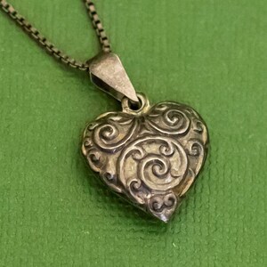 18 inch, Vintage Abstract Love Heart Chain Link Sterling Silver Necklace, K35