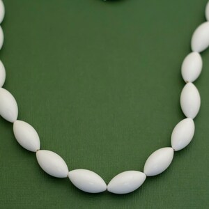 Vintage Boho White Plastic Beaded Necklace 28 Inches K21