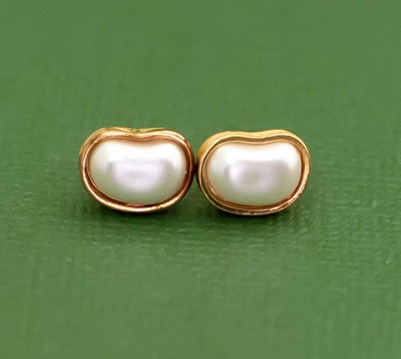 Vintage Victorian Gold Tone Pearl Stud Earrings b… - image 1