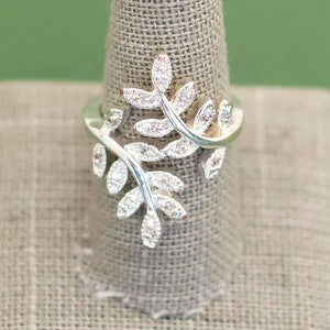 Vintage Art Nouveau Silver Tone Leaf Ring Size 9 K10