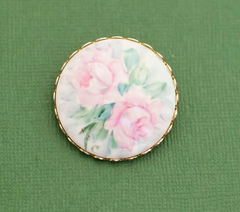 Vintage Victorian Gold Tone Pink Floral Brooch K9 image 1