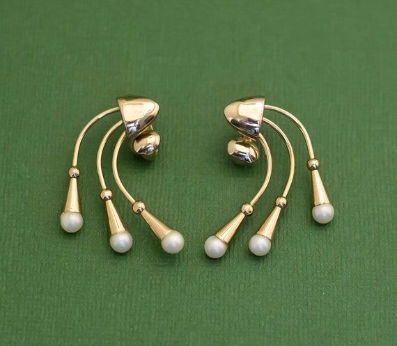 Vintage Victorian Gold Tone and Pearl Clip On Ear… - image 1