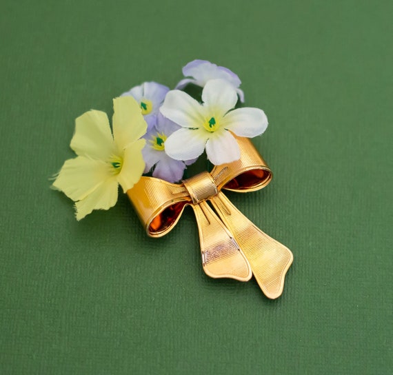 Vintage Victorian Floral and Bow Brooch by Avon K… - image 1