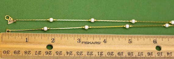 20 inch, Vintage White Faux Pearls Minimalist Gol… - image 3