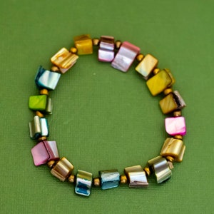 7 inch, Art Deco Colorful Mother of Pearl Beaded Bracelet, K35