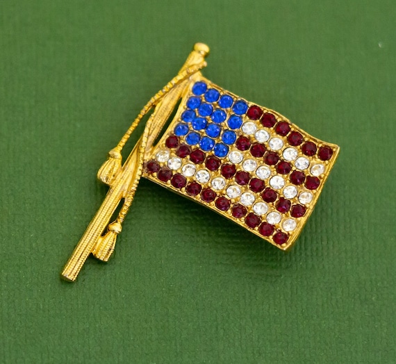 Vintage Intricate American Flag Colorful Rhinesto… - image 1