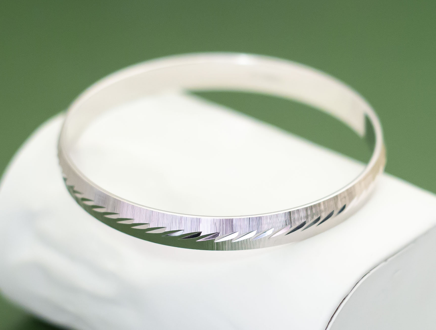 ▫️訳あり価格▫️美品Volume curve bangle ▫️訳あり価格▫️美品Volume curve bangle - メルカリ