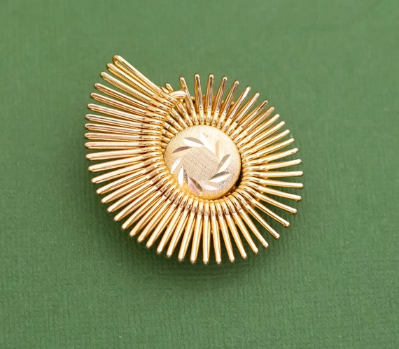 Vintage Mid Century Gold Tone Spiral Clip K13 - image 1