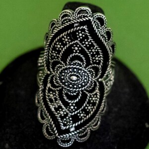 Size 9, Vintage Art Nouveau Floral Oval Stylized Ring, K33