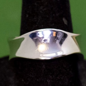 Size 8, Vintage Medieval Fashionable Ring by Lia Sophia, K32