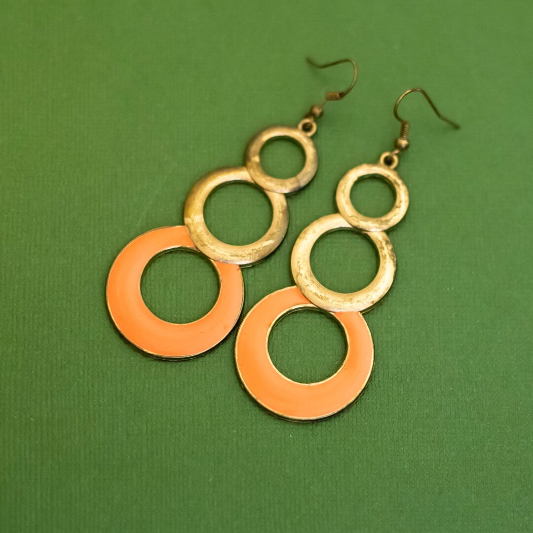◆VINTAGE HOLLYWOOD◆ Triple Mix Ring Earrings VH249OEA009M Vintage Triple Multi Rings Gold Tone Dangle Earrings - K45