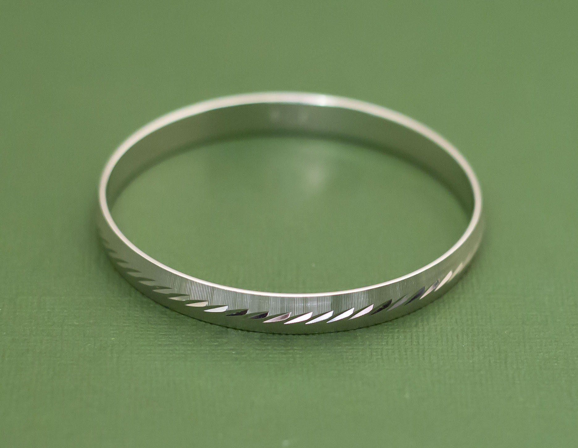 Vintage Boho Silver Tone Bangle Bracelet by Monet 7.85