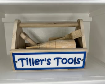 Personalisiertes, handgemachtes Holzwerkzeugset für Kinder