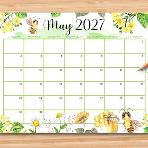 Op de afbeelding: Een kalenderpagina voor mei 2027 met een witte achtergrond en een groen raster. Het ontwerp bevat aquarelillustraties van gele bloemen, groene bladeren, honingraten, een honingpot en twee bijen. De tekst luidt mei 2027 met de dagen van de week.
