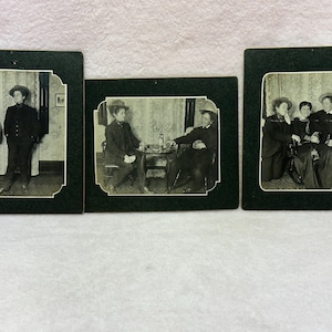 Trois photos vintage des années 1890 pour se déguiser en scène, gais et lesbiennes, style carte 5 x 6 po. chacune
