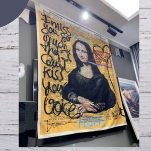 Mona lisa graffiti tapestry top