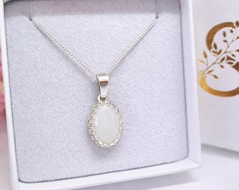Breastmilk Oval Pendant Necklace | Sterling Silver Crown Setting Keepsake Jewellery | Isla