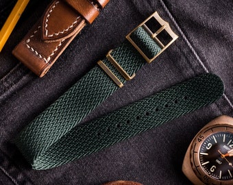 Quincaillerie en bronze - Bracelet de montre réglable à simple passage à chevrons vert nuit (20 et 22 mm) vintage à la recherche d'un bracelet de montre rétro