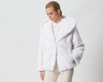Veste courte en fourrure de vison blanche avec capuche 100 % fourrure véritable