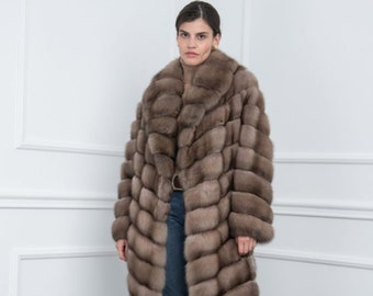 Manteau en fourrure de martre lavande avec col châle 100 % fourrure véritable. Zobel