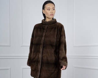 Braune Nerz Jacke mit kurzem Stehkragen
