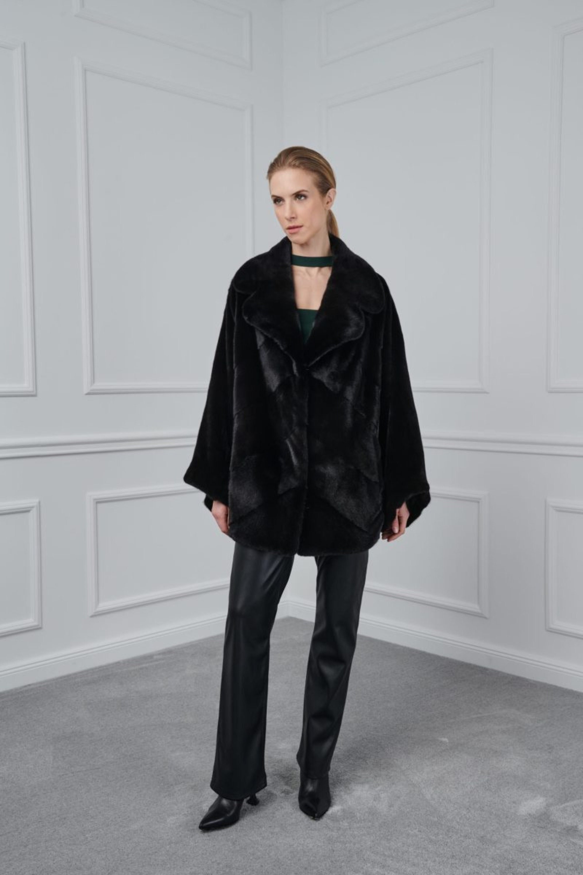 ブラックミンクファーシェブロンケープ - コペンハーゲンファー - Etsy