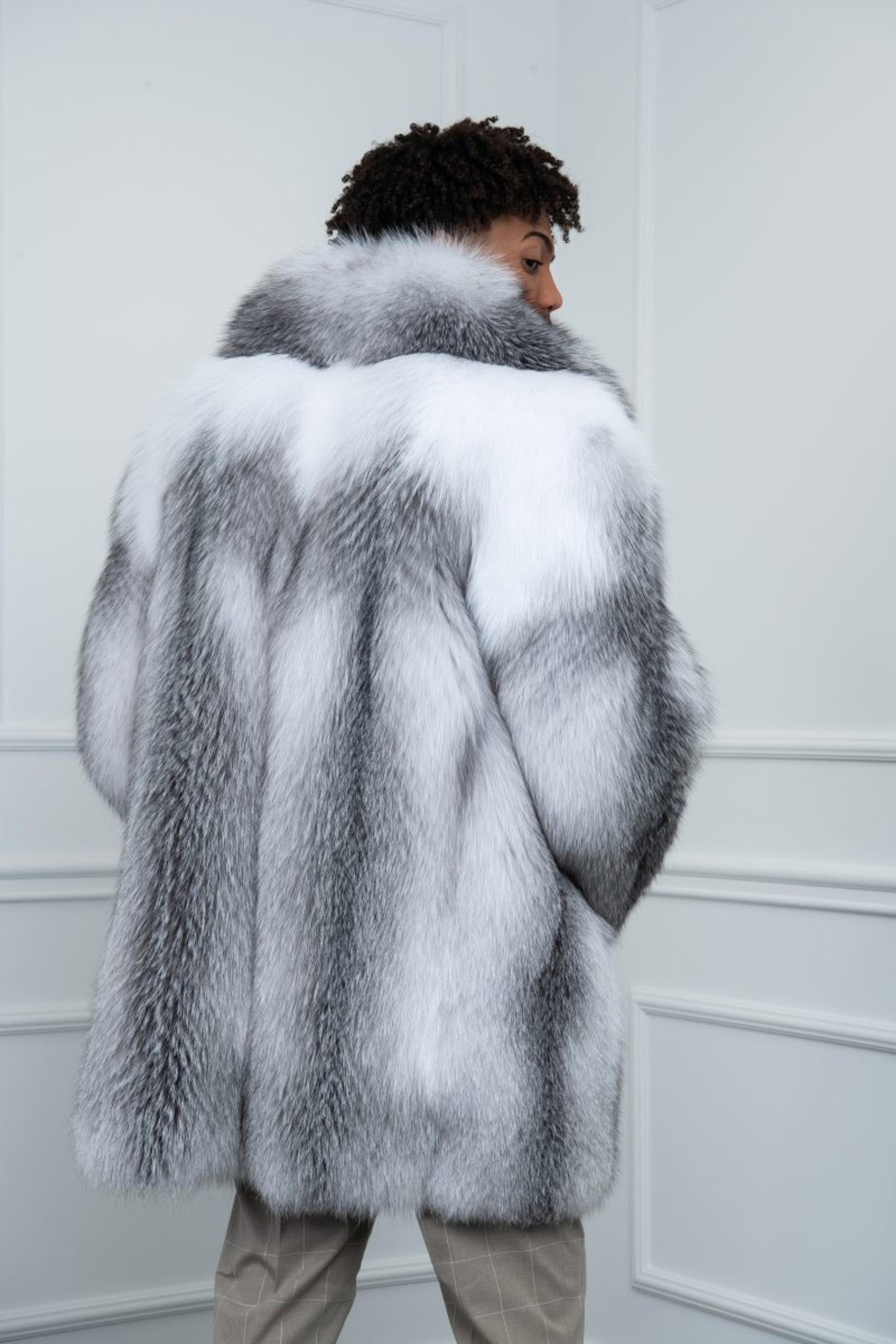 コート PLAIN FW25 FAKE FOX FUR JACKET (JJ25070 GREY) コート PLAIN FW25 FAKE FOX FUR JACKET (JJ25070 GREY